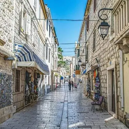 Alma * Pag Town