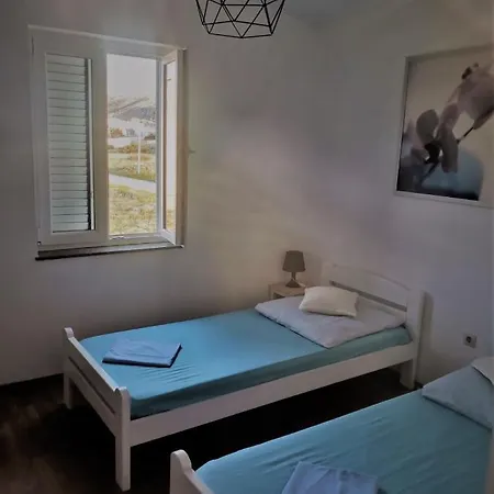 Apartment Alma Pag Town