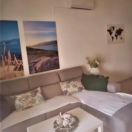 Alma Apartmán *