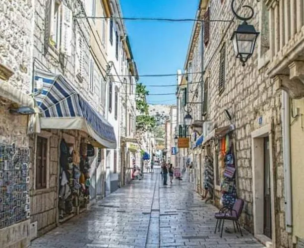 Alma * Pag Town