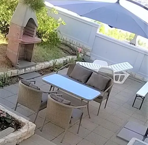 Alma Apartment